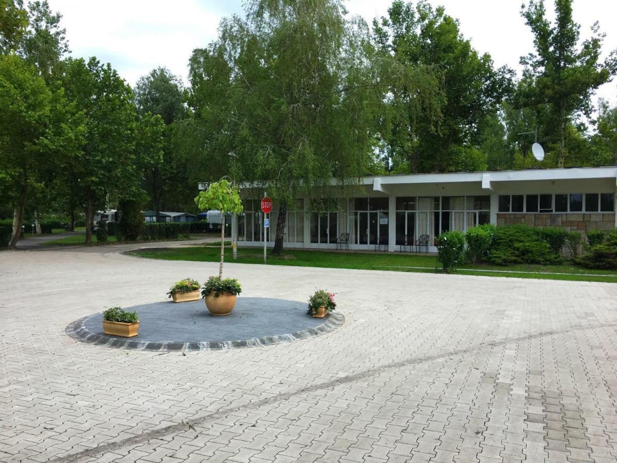 Napsugár Club és Panzió Panzió Fonyód Kültér fotó